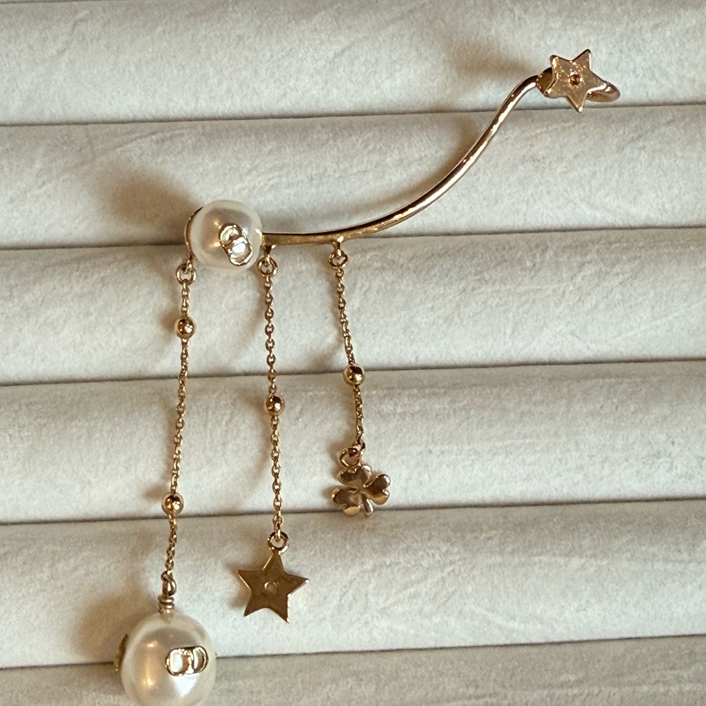Dior Gold Star And Pearl Dangle Left Ear Earring Cuff 500$